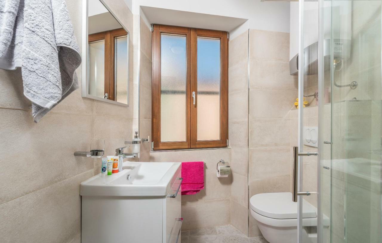 Heritage De Amicis Apartment ロヴィニ エクステリア 写真